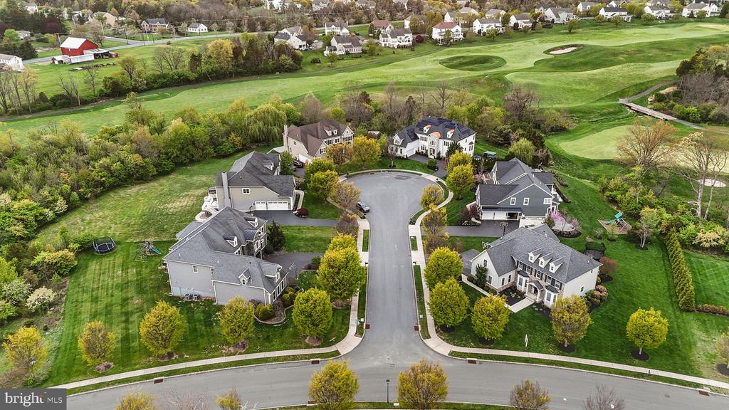 929 PUTTING GREEN CIRCLE