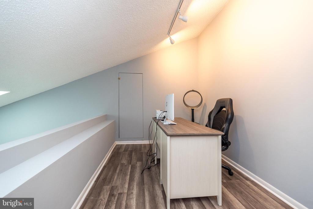 3606 ELIZABETHS COURT 3606