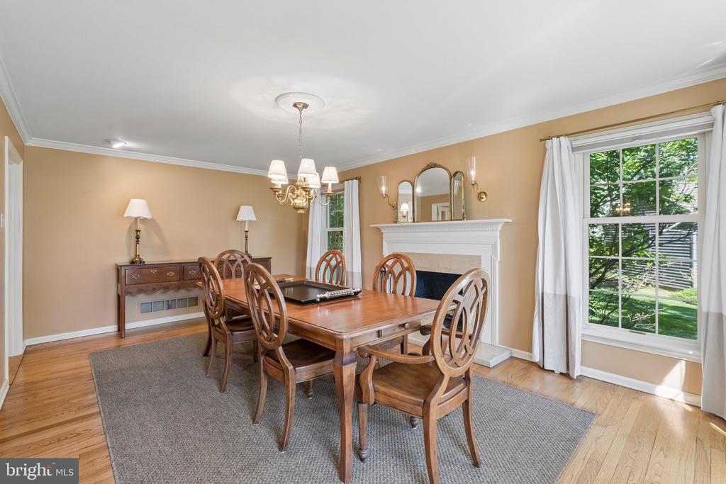 2 HEDGEROW DRIVE