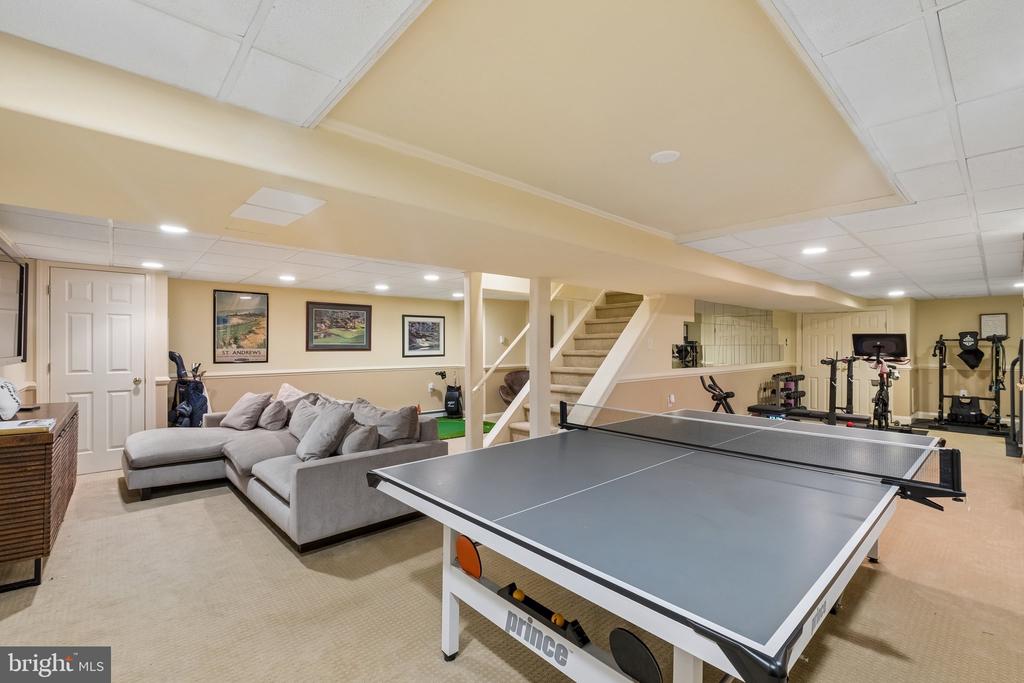 2 HEDGEROW DRIVE