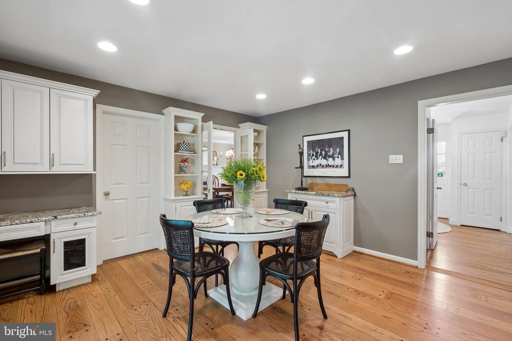 2 HEDGEROW DRIVE