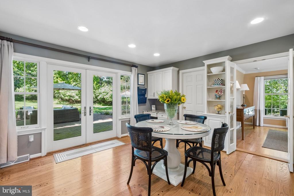 2 HEDGEROW DRIVE
