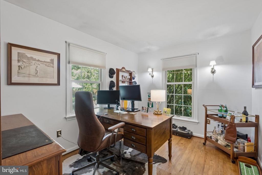 2 HEDGEROW DRIVE