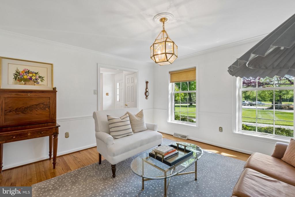2 HEDGEROW DRIVE