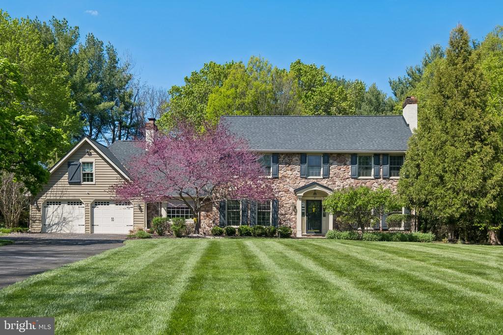2 HEDGEROW DRIVE