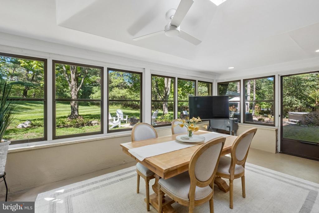 2 HEDGEROW DRIVE