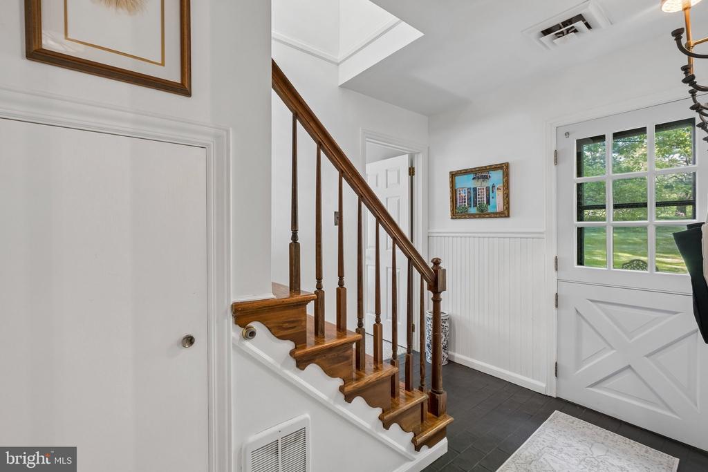 2 HEDGEROW DRIVE