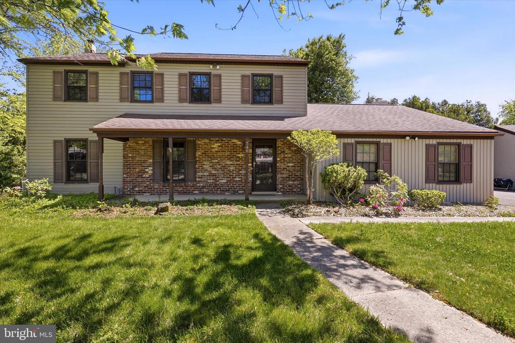 746 WRIGHT DRIVE