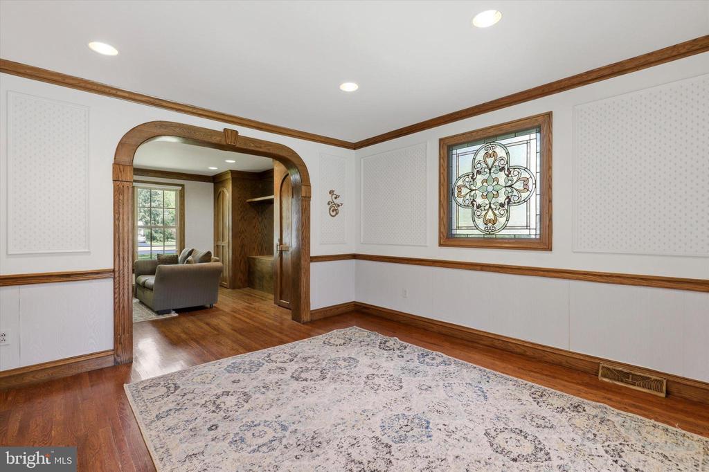 746 WRIGHT DRIVE