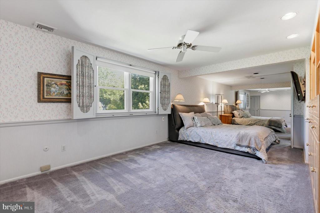 746 WRIGHT DRIVE