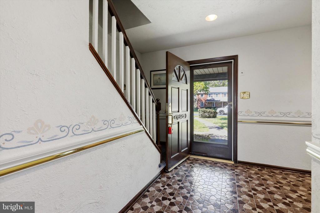 746 WRIGHT DRIVE