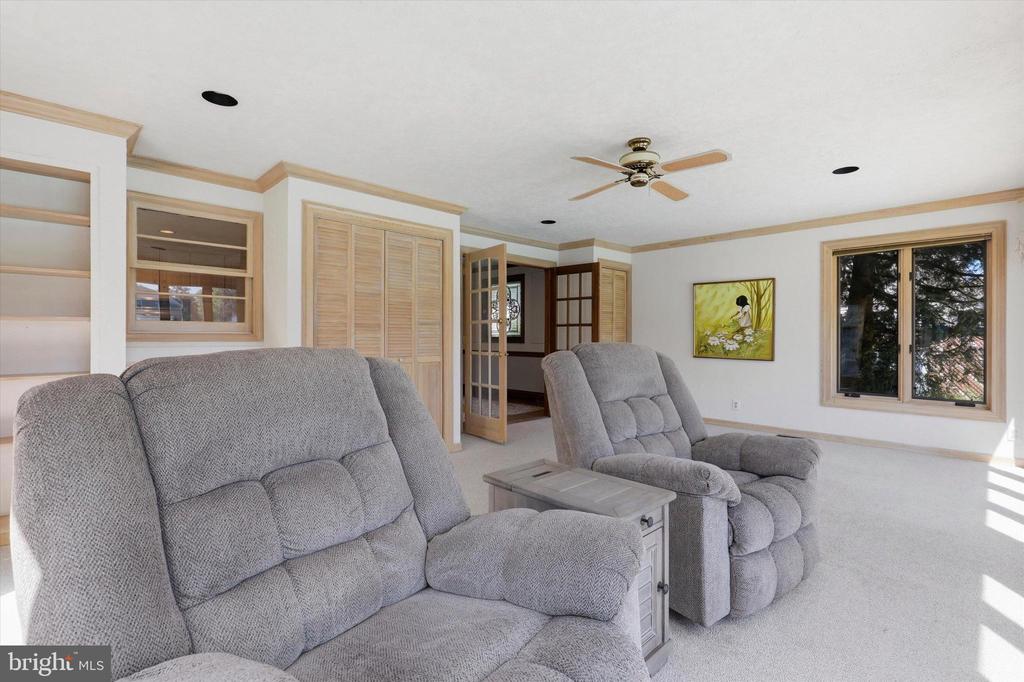 746 WRIGHT DRIVE