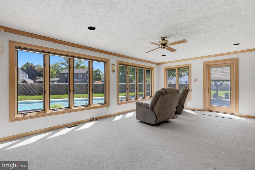 746 WRIGHT DRIVE