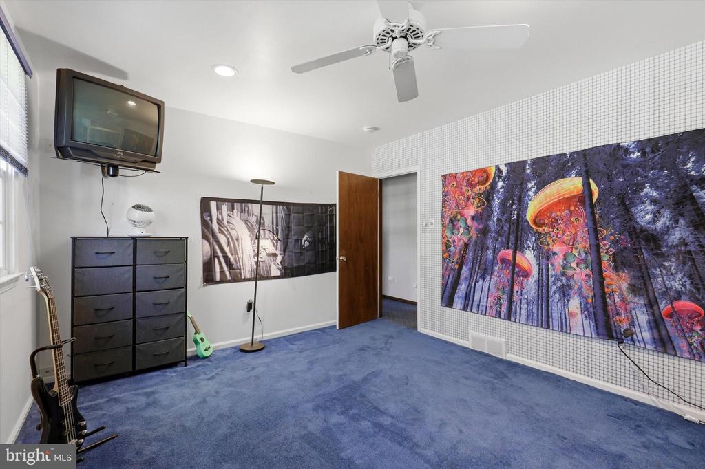 746 WRIGHT DRIVE