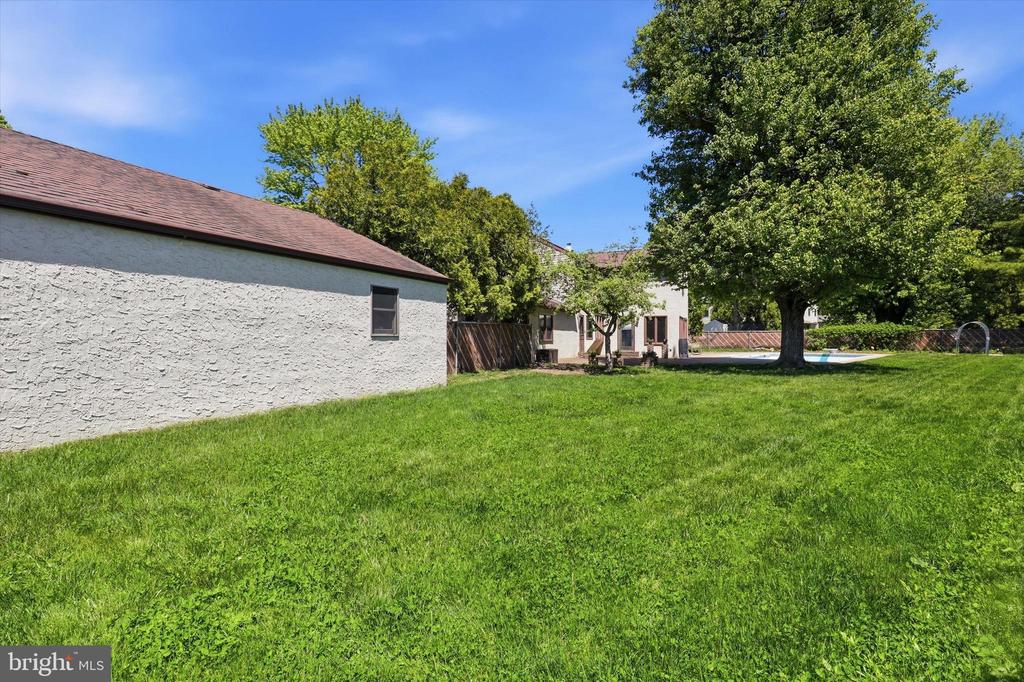 746 WRIGHT DRIVE