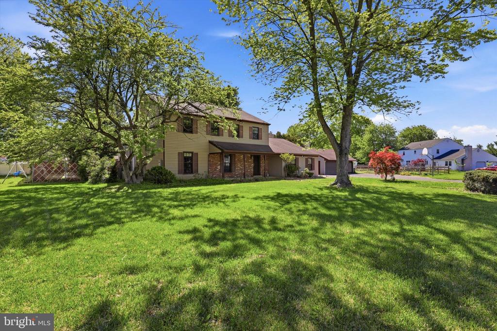 746 WRIGHT DRIVE