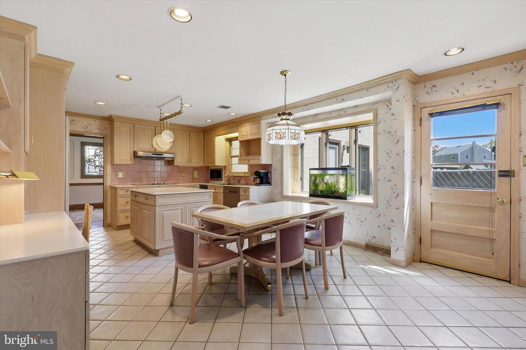 746 WRIGHT DRIVE