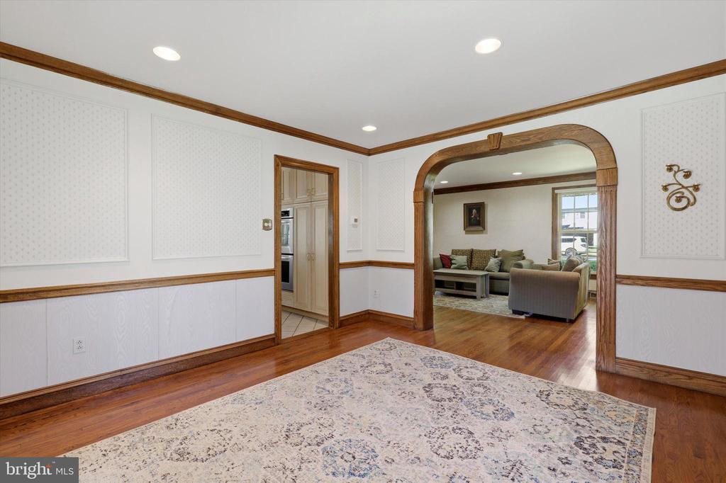 746 WRIGHT DRIVE