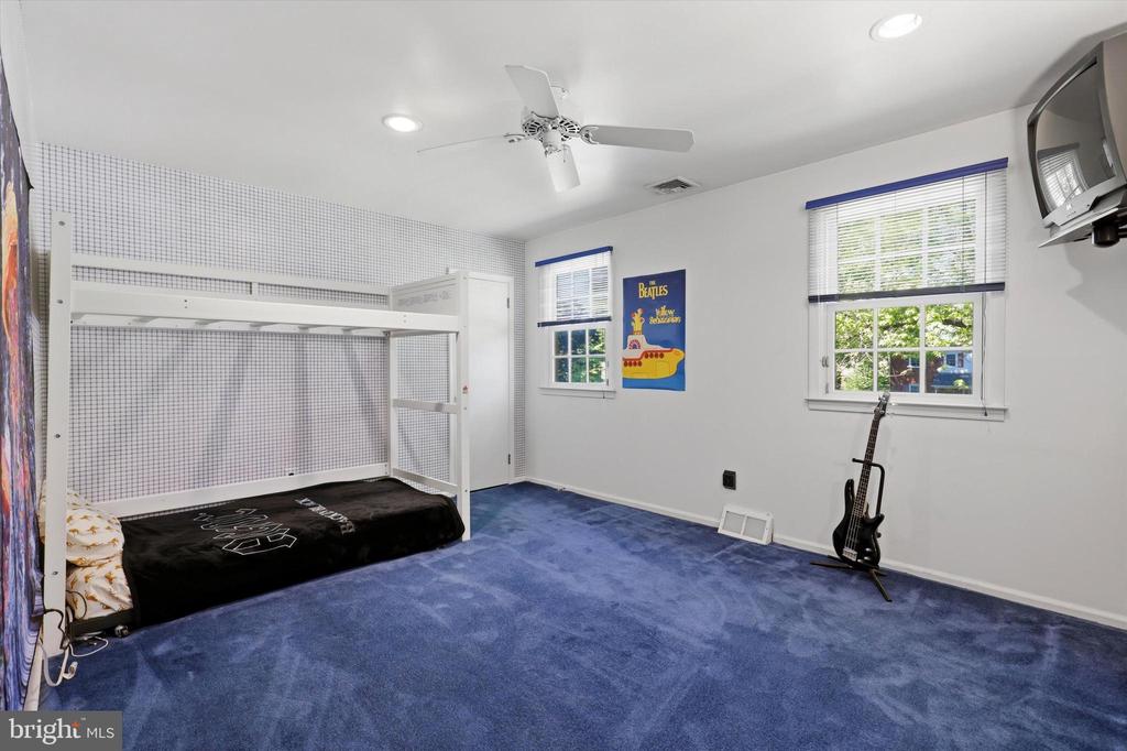 746 WRIGHT DRIVE