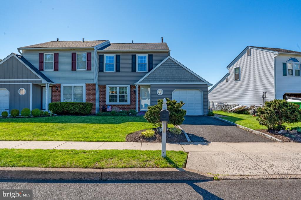 144 HUNT DRIVE