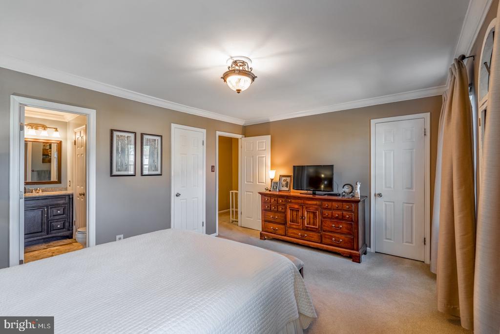 144 HUNT DRIVE