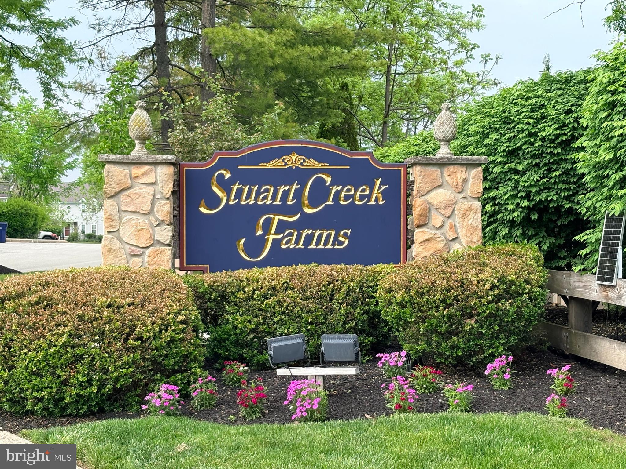 1000 CREEK DRIVE