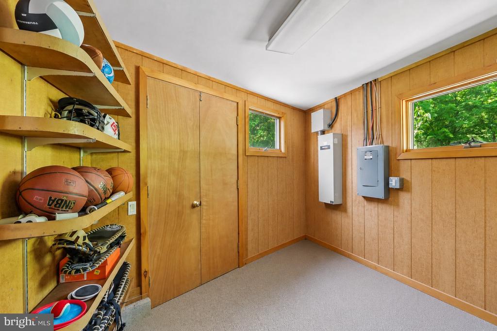 1673 PAPER MILL ROAD