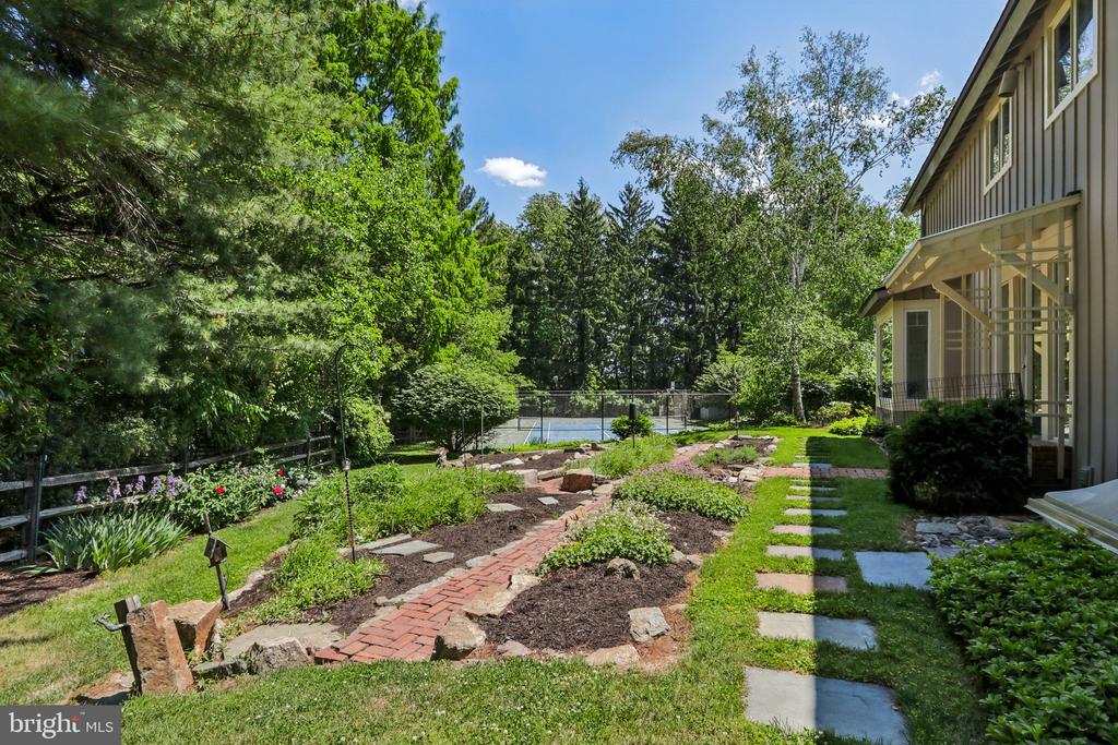 1673 PAPER MILL ROAD