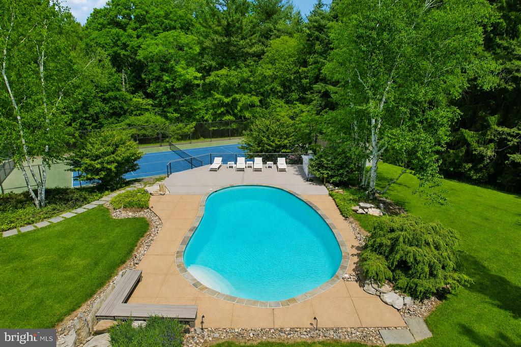 1673 PAPER MILL ROAD