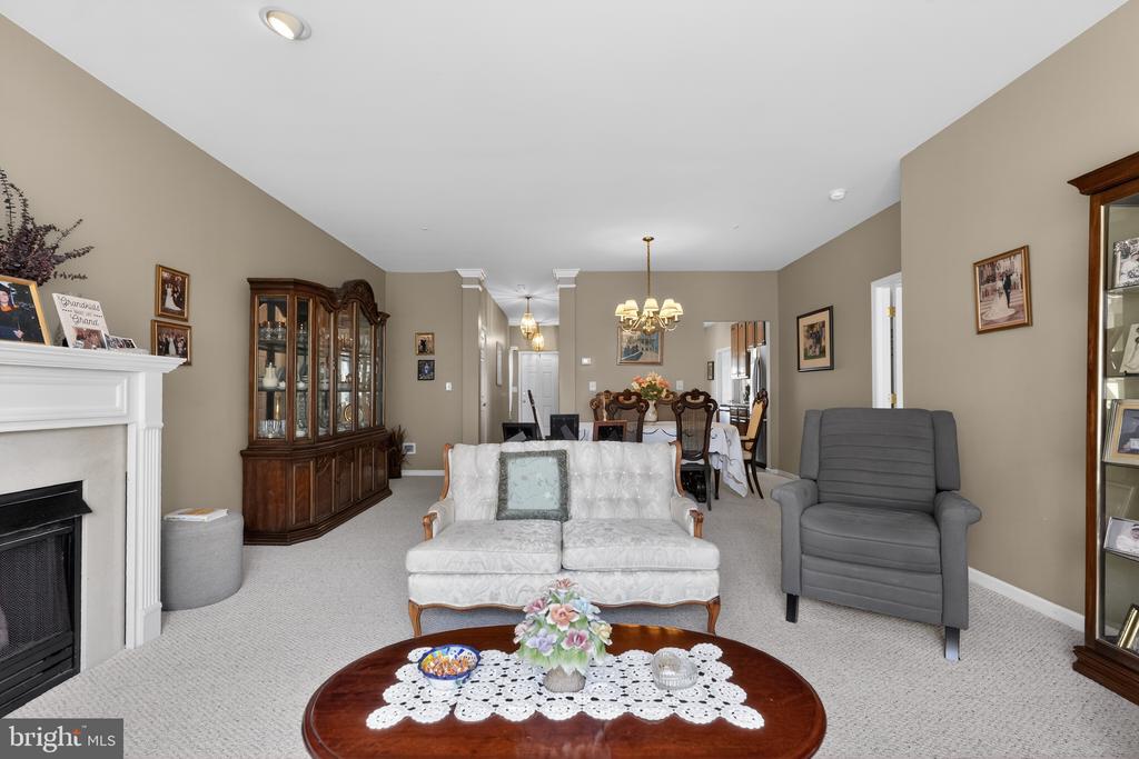 8 STUART DRIVE 8