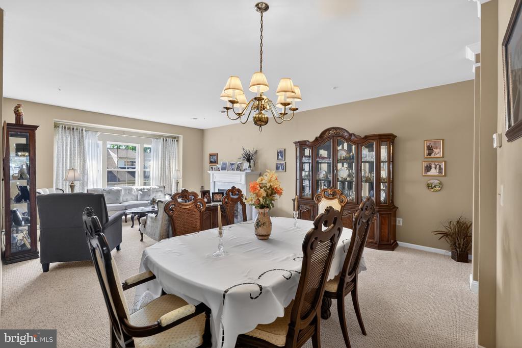 8 STUART DRIVE 8