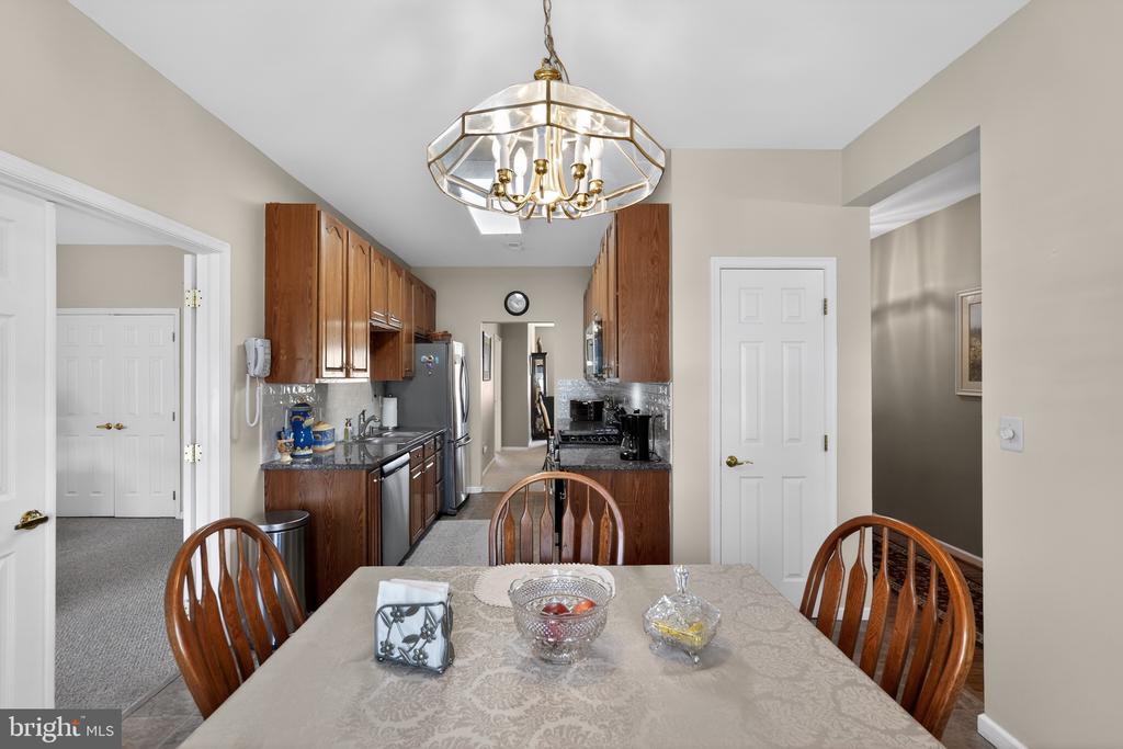 8 STUART DRIVE 8