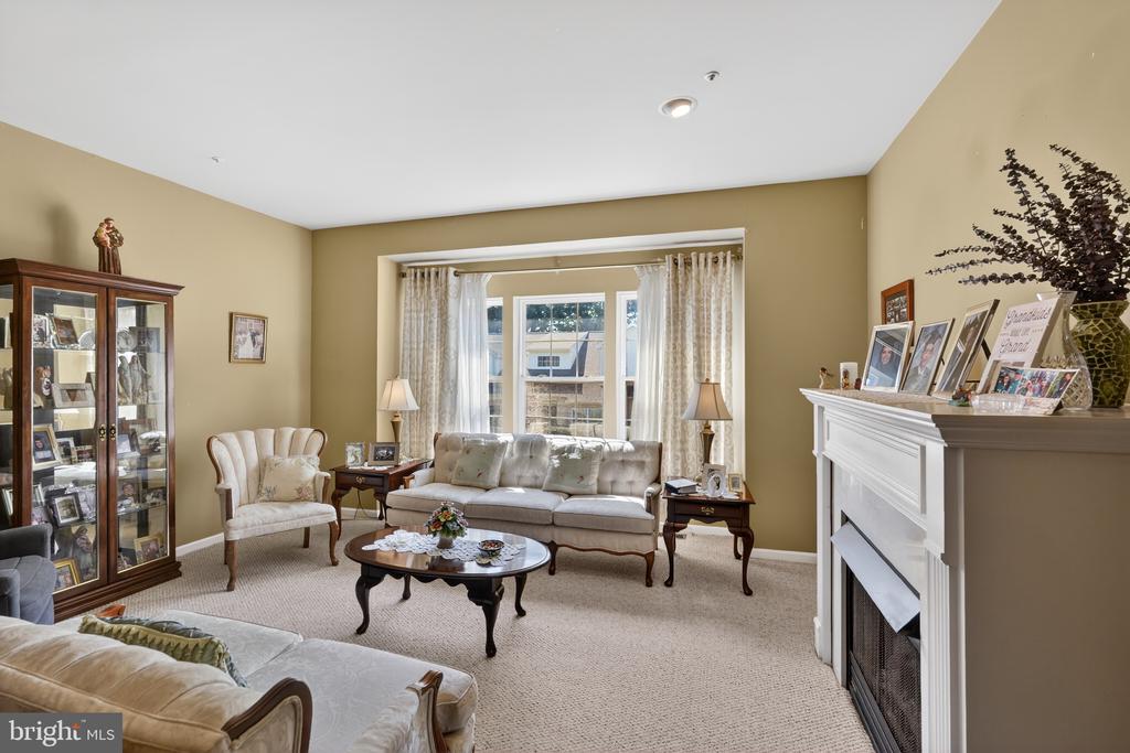8 STUART DRIVE 8