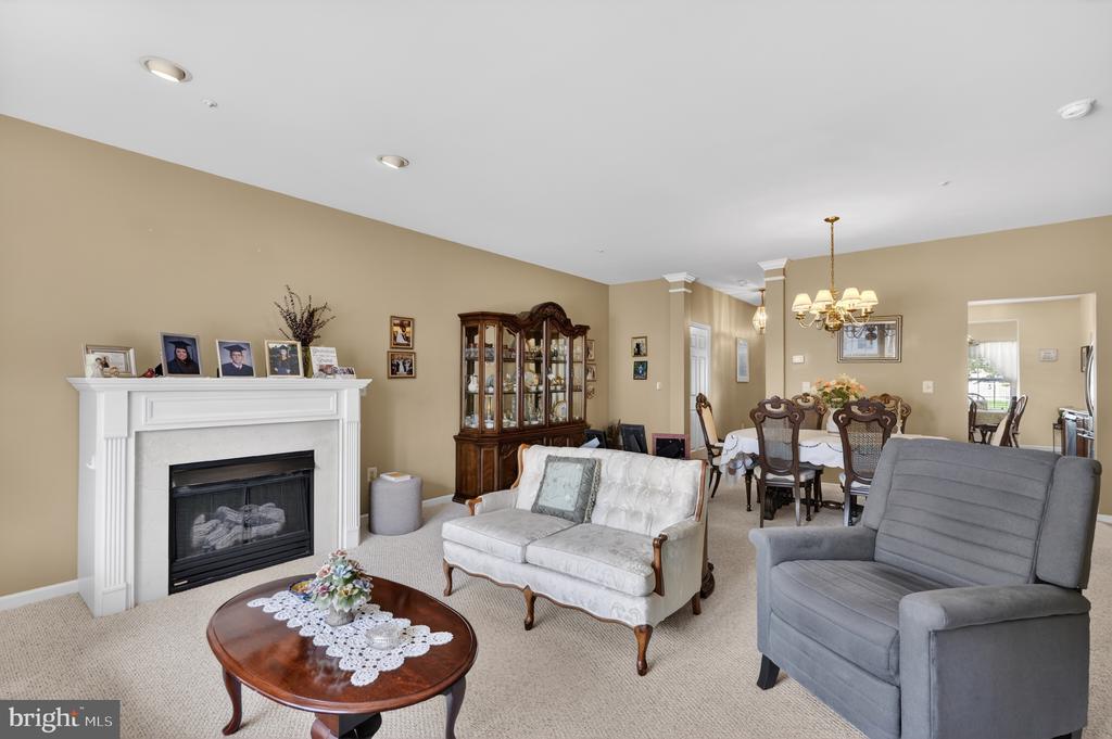 8 STUART DRIVE 8