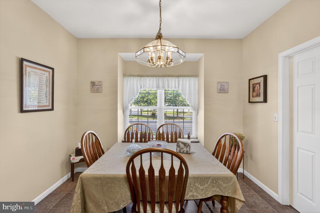 8 STUART DRIVE 8