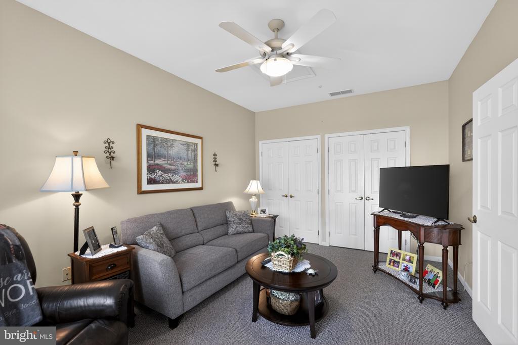 8 STUART DRIVE 8