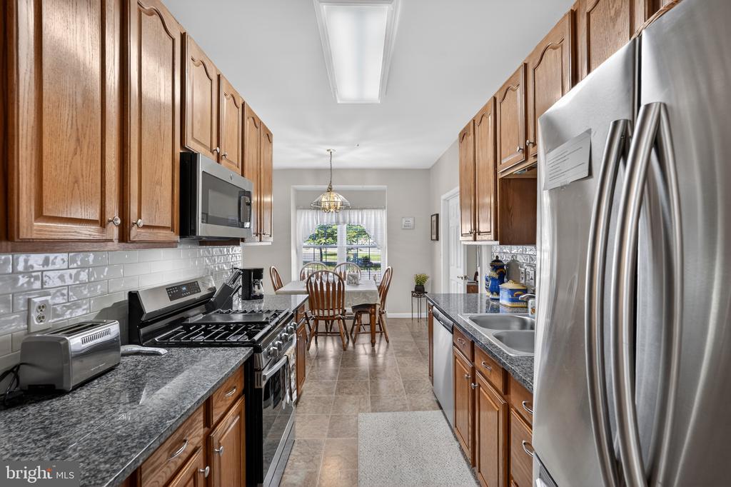 8 STUART DRIVE 8
