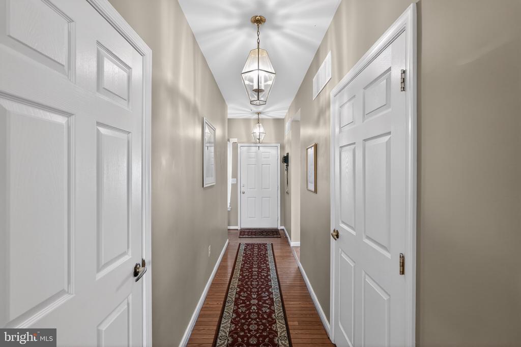 8 STUART DRIVE 8
