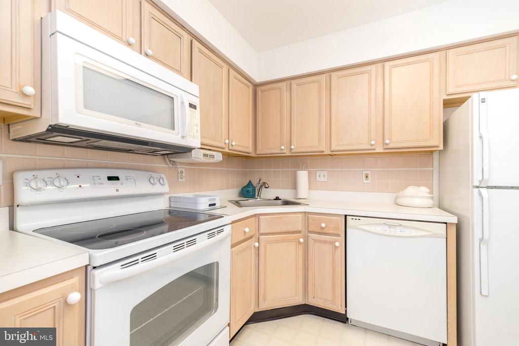 2602 MARYANNES COURT 2602