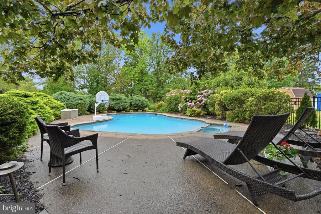 1619 SHEPARD DRIVE