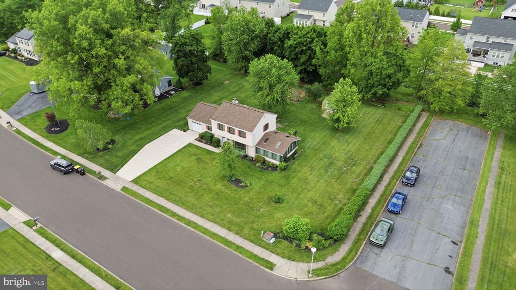 2049 HAWTHORNE LANE