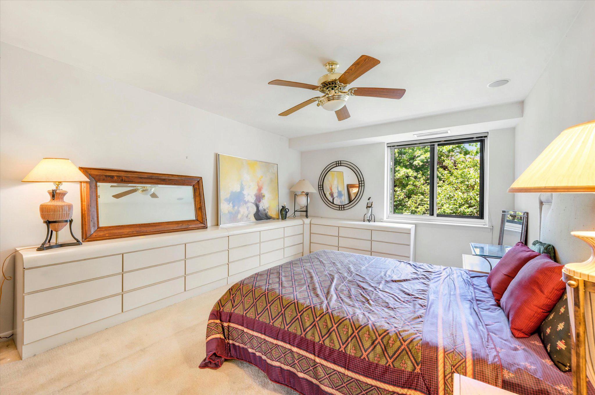 1637 OAKWOOD DRIVE CONDO 321