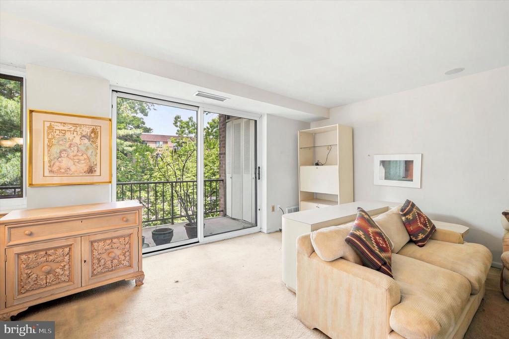 1637 OAKWOOD DRIVE CONDO 321
