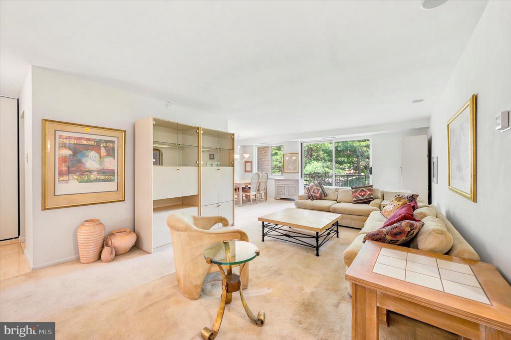 1637 OAKWOOD DRIVE CONDO 321