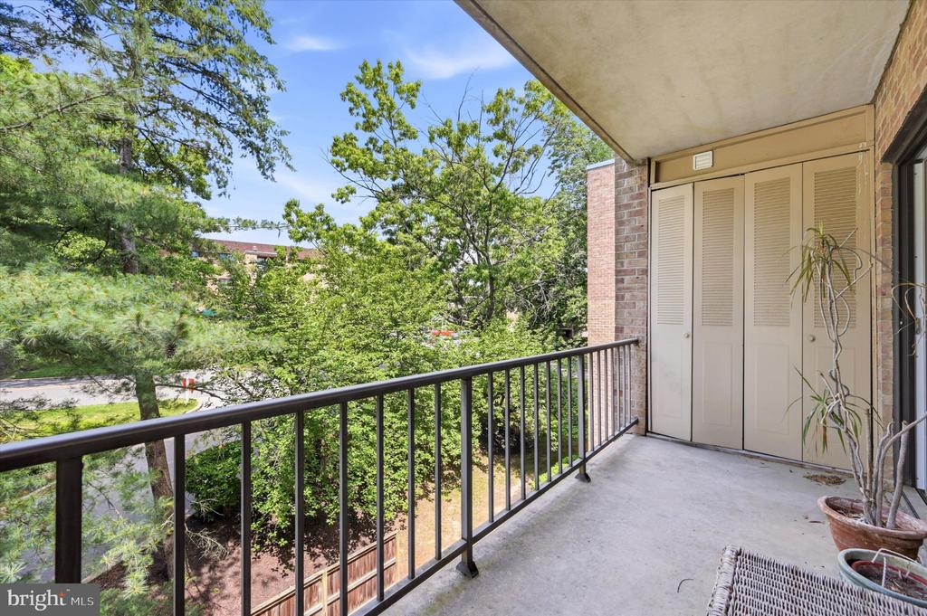 1637 OAKWOOD DRIVE CONDO 321