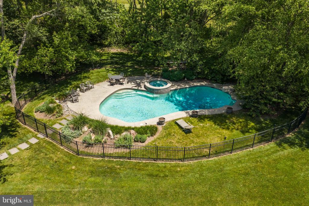 1203 SLOUGH DRIVE