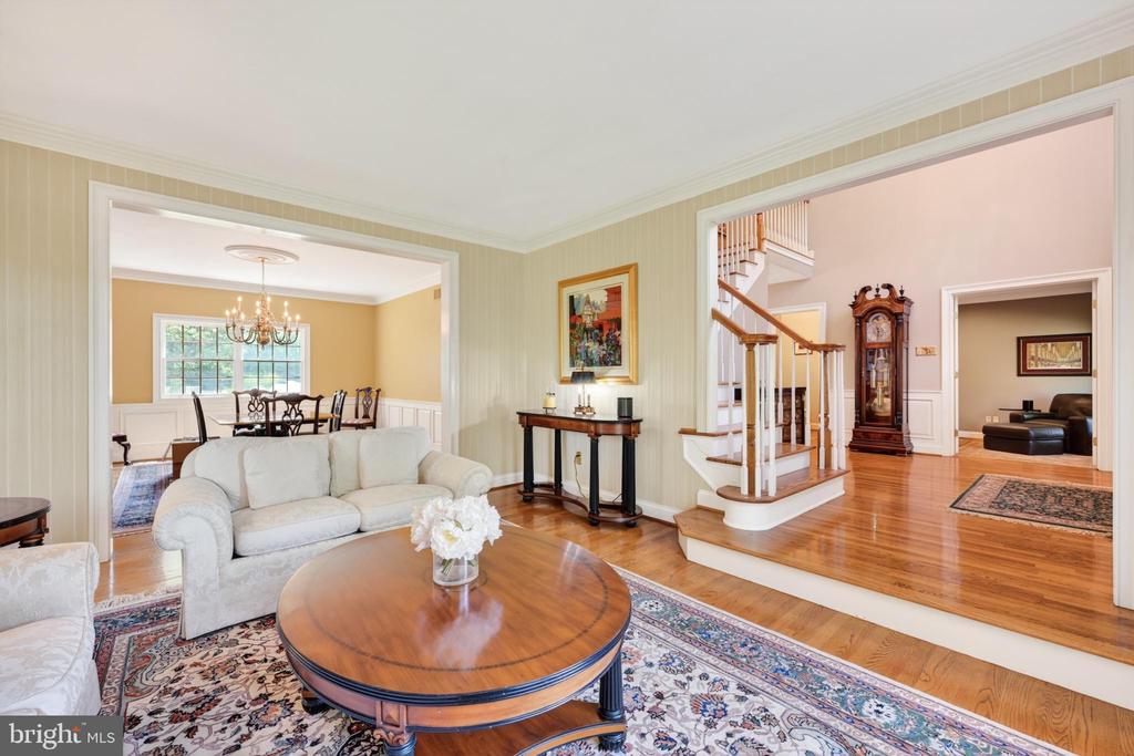 1203 SLOUGH DRIVE