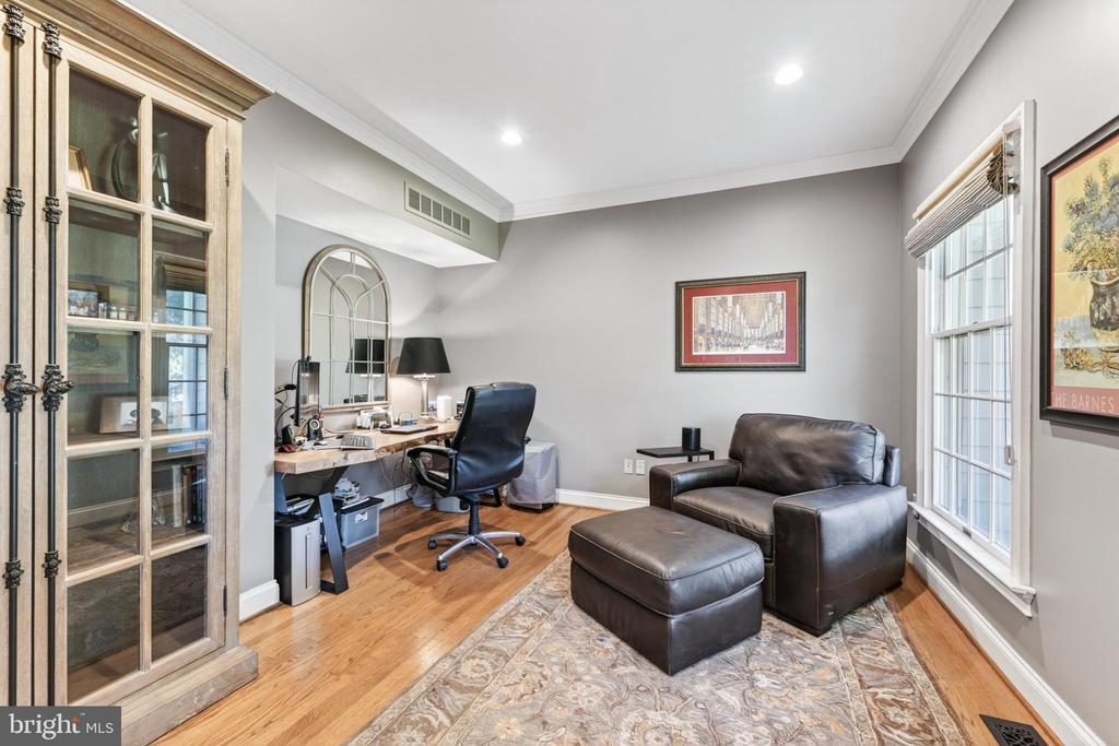 1203 SLOUGH DRIVE