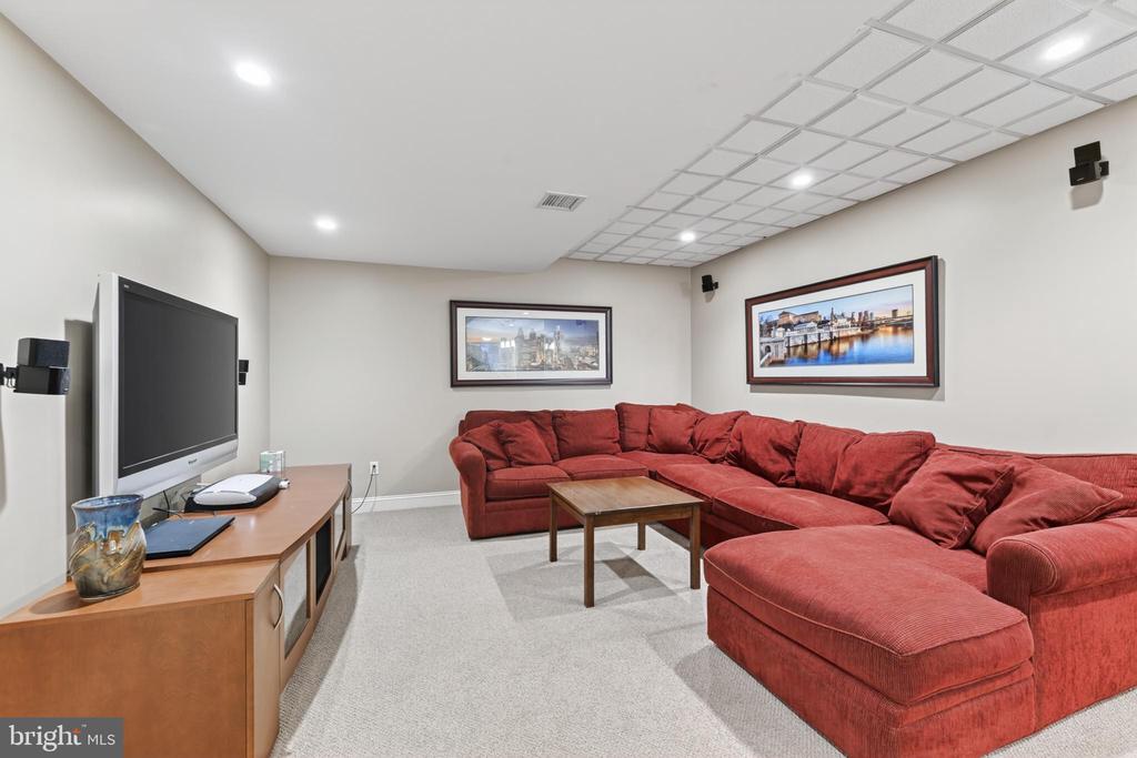 1203 SLOUGH DRIVE