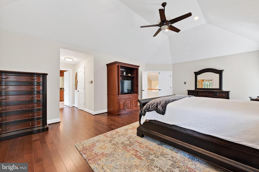1203 SLOUGH DRIVE